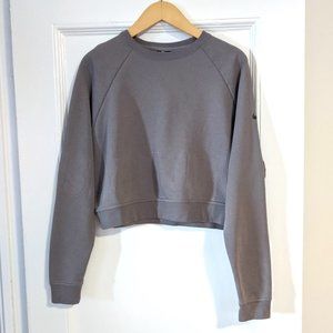 NIKE Versa Cropped Embossed Jersey Sweatshirt - M